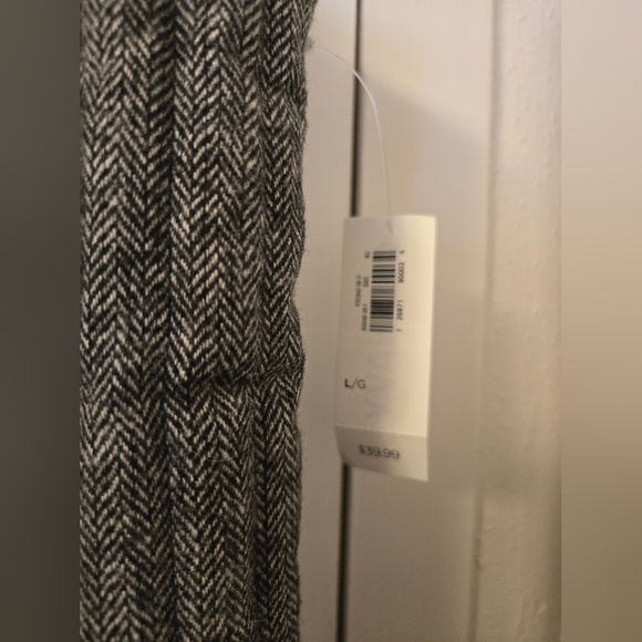 NWT Old Navy Gray Puffer Vest - Picture 3 of 9